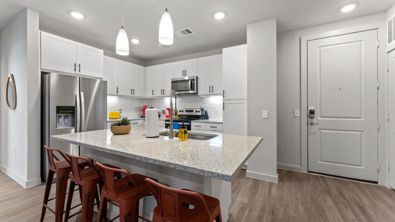 Luxury Central Apts - Free Parking, Gym, Fast Wifi Leilighet Austin Eksteriør bilde