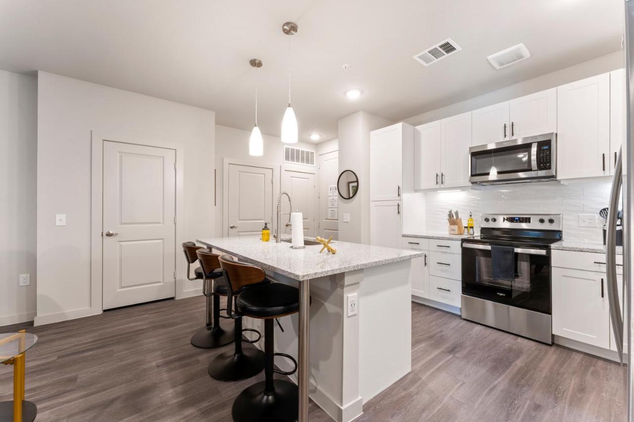 Luxury Central Apts - Free Parking, Gym, Fast Wifi Leilighet Austin Eksteriør bilde